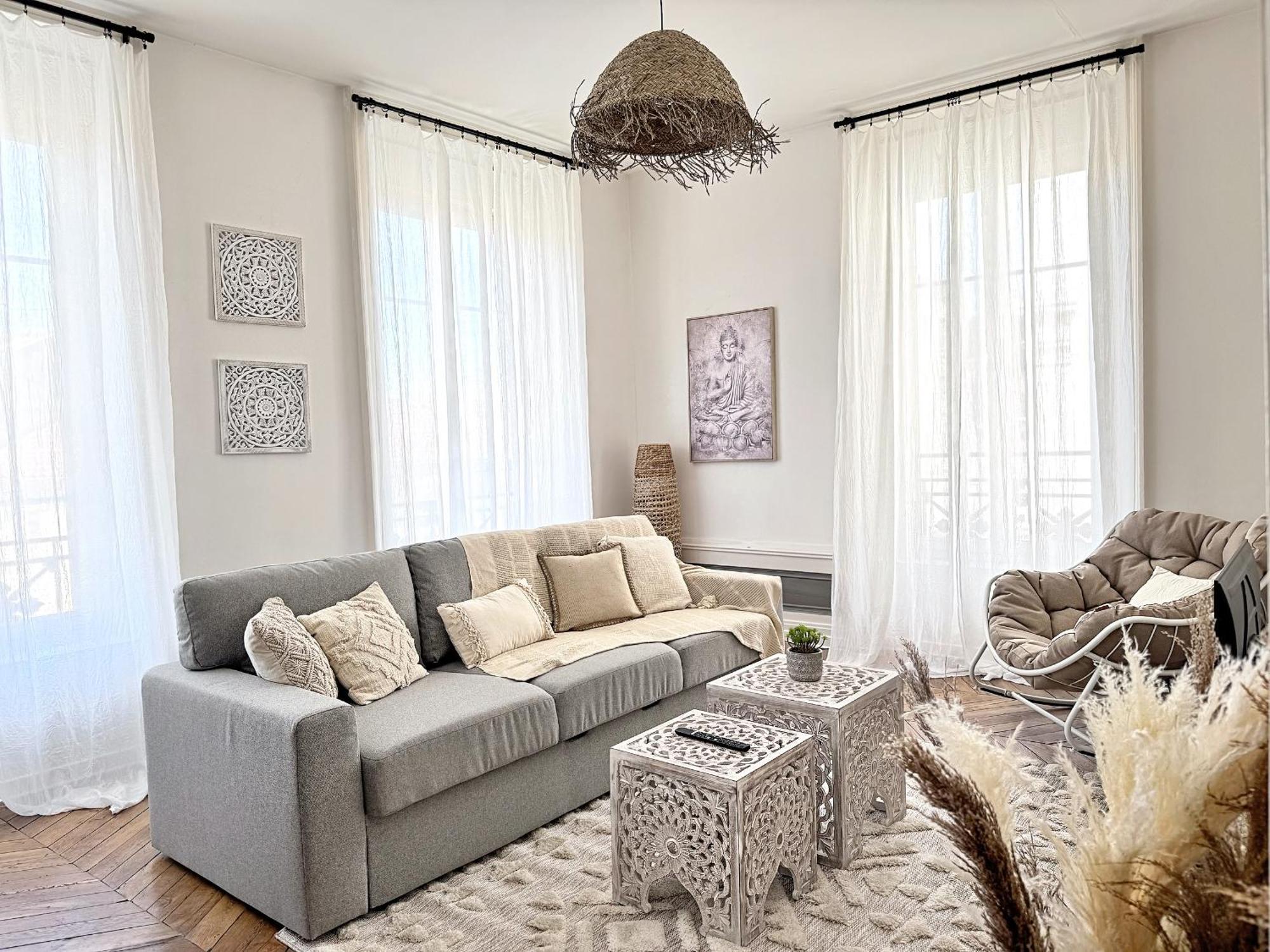 Suite Cinnabar Oullins Exterior photo